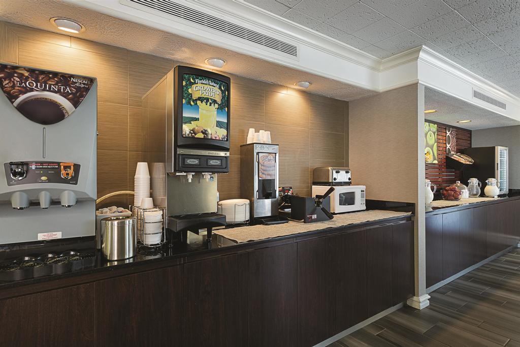 Quality Inn & Suites North Charleston - Ashley Phosphate Εξωτερικό φωτογραφία